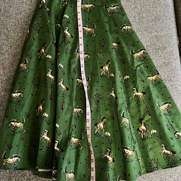 Collectif Green Horse & Cactus Full
Circle Skirt NWOT - Picture 3 of 7